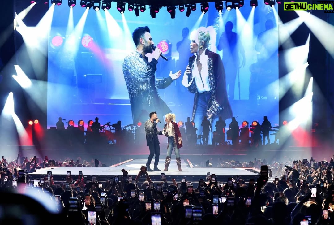 Ajda Pekkan - 52.5K Likes - Canım Tarkan’ım,
Dün rüya gibi bir gece yaşadık ve yaşattın…
Hep birlikte geriye ne güzel bir anı bıraktık.
Müziğin, enerjin ve seyirciyle kurduğun o eşsiz bağ, geceyi bambaşka bir yere taşıdı.
Böyle büyülü bir geceyi birlikte paylaşabilmek ne büyük mutluluk ✨
Seni çooook seviyorum ❤️ 
📸 @yigit___eken @ardaaytan
Kostüm: @burcusedefofficial