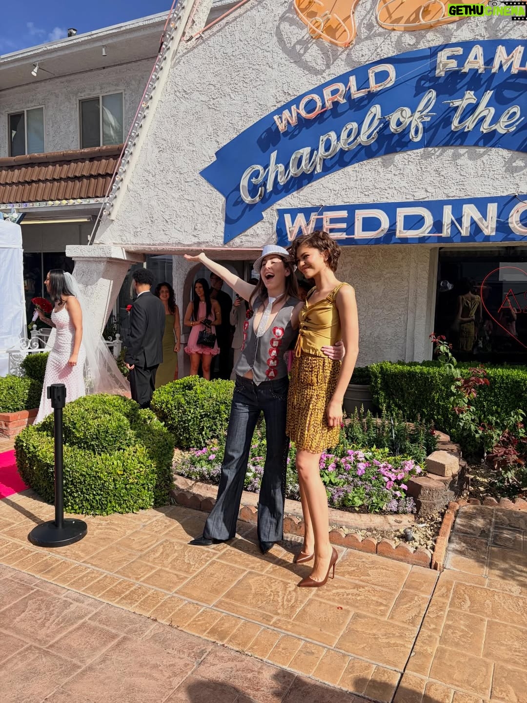 Alana Haim - 37.5K Likes - your new favorite wedding dj