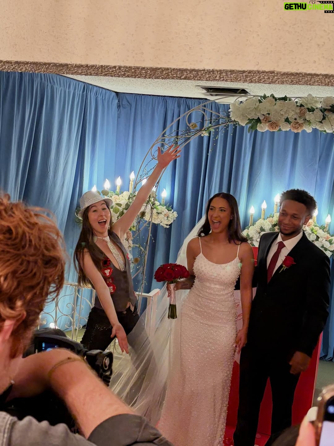 Alana Haim - 37.5K Likes - your new favorite wedding dj