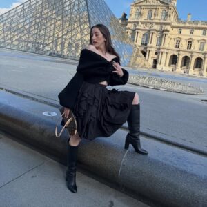 Alana Haim Instagram - oui oui