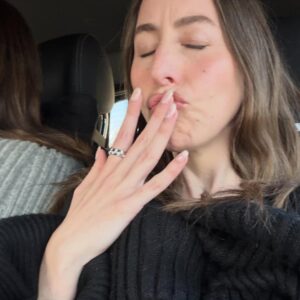 Alana Haim Instagram - oui oui