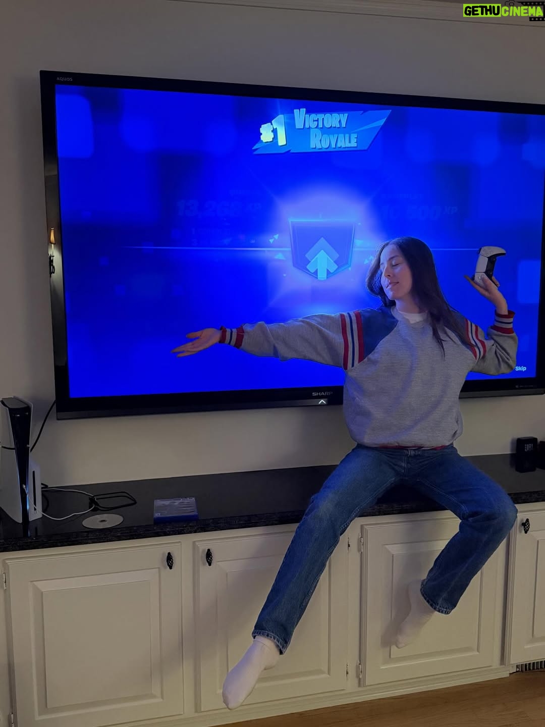 Alana Haim - 95.3K Likes - i was sick all week