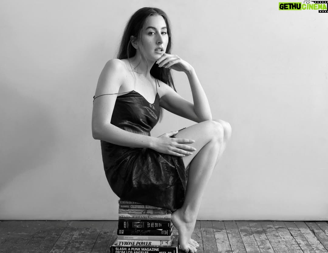 Alana Haim - 14.9K Likes - a casual dinner with @arabbitsfoot