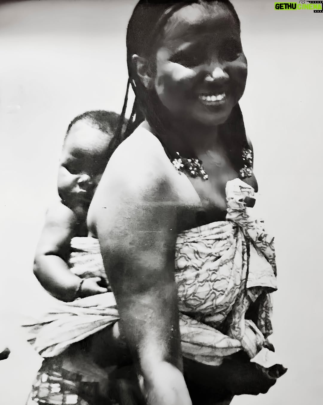 Alcione - 86.6K Likes - A primeira vez que a Marrom esteve em Angola foi em 1980! Nesses 46 anos, inúmeras viagens à terra que, como ela mesmo fala: “é uma volta para casa”! 

Arraste para o lado e confira registros históricos das primeiras visitas dela à Luanda, Ilha do Mussulo e Malange! (Equipe)

06/03 Tenda CCBB | Luanda/Angola (esgotado)
07/03 Tenda CCBB | Luanda/Angola (data extra)