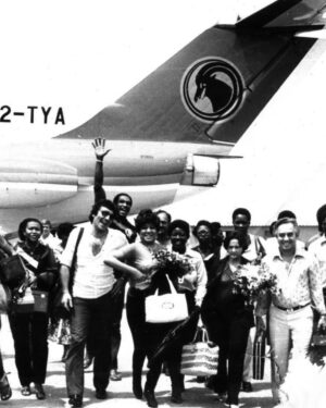 Alcione Instagram - A primeira vez que a Marrom esteve em Angola foi em 1980! Nesses 46 anos, inúmeras viagens à terra que, como ela mesmo fala: “é uma volta para casa”! 

Arraste para o lado e confira registros históricos das primeiras visitas dela à Luanda, Ilha do Mussulo e Malange! (Equipe)

06/03 Tenda CCBB | Luanda/Angola (esgotado)
07/03 Tenda CCBB | Luanda/Angola (data extra)