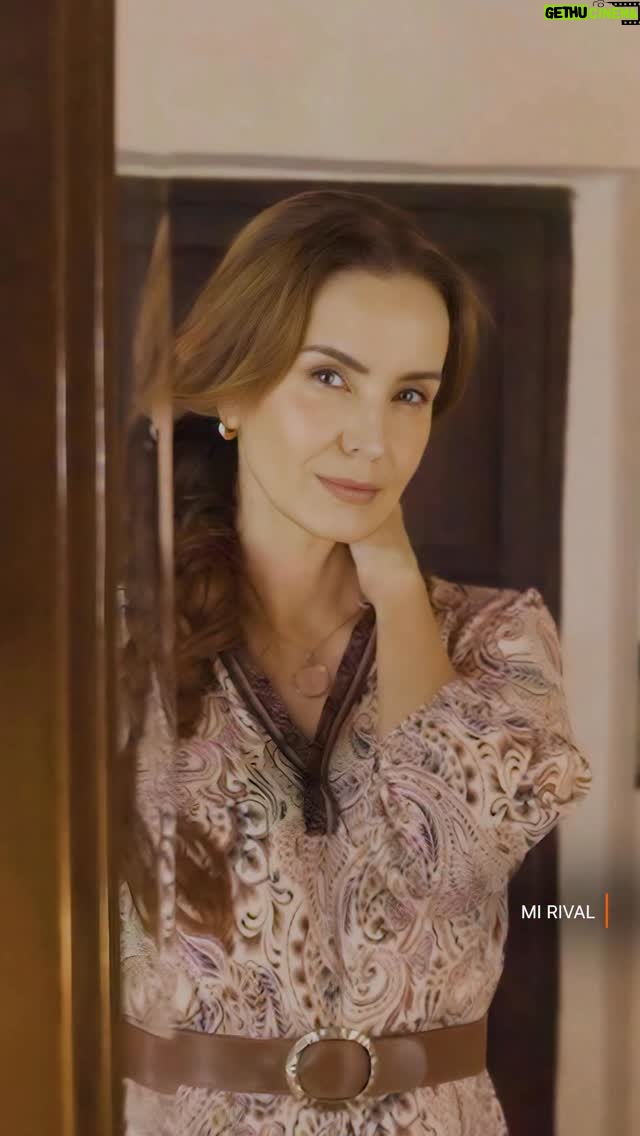 Alejandra Barros - 2.3K Likes - Cuando madre e hija desean al mismo hombre,
el amor se transforma… y se convierte en rivalidad. 🔥💔 

#MiRival llega este 3 de marzo a Estados Unidos 🇺🇸 y para México 🇲🇽 a partir del 20 de marzo solo en #ViX.
