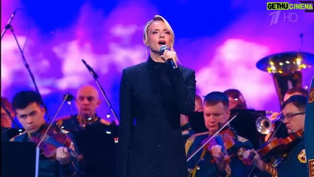 Aleksandra Vorobyova - 3 Likes - В День защитника Отечества мне выпала огромная честь исполнить бессмертную «Журавли» на сцене Государственного Кремлёвского дворца в эфире Первого канала. Эта песня — больше, чем просто музыка. Это символ памяти, скорби и вечной благодарности всем тем, кто отдал жизнь за Родину.

Стоять на сцене и чувствовать, как зал замирает вместе с тобой — это незабываемо. Спасибо команде канала за доверие и возможность прикоснуться к такому великому произведению в этот особенный день.

С праздником, дорогие мужчины! С Днем защитника Отечества! 🇷🇺
