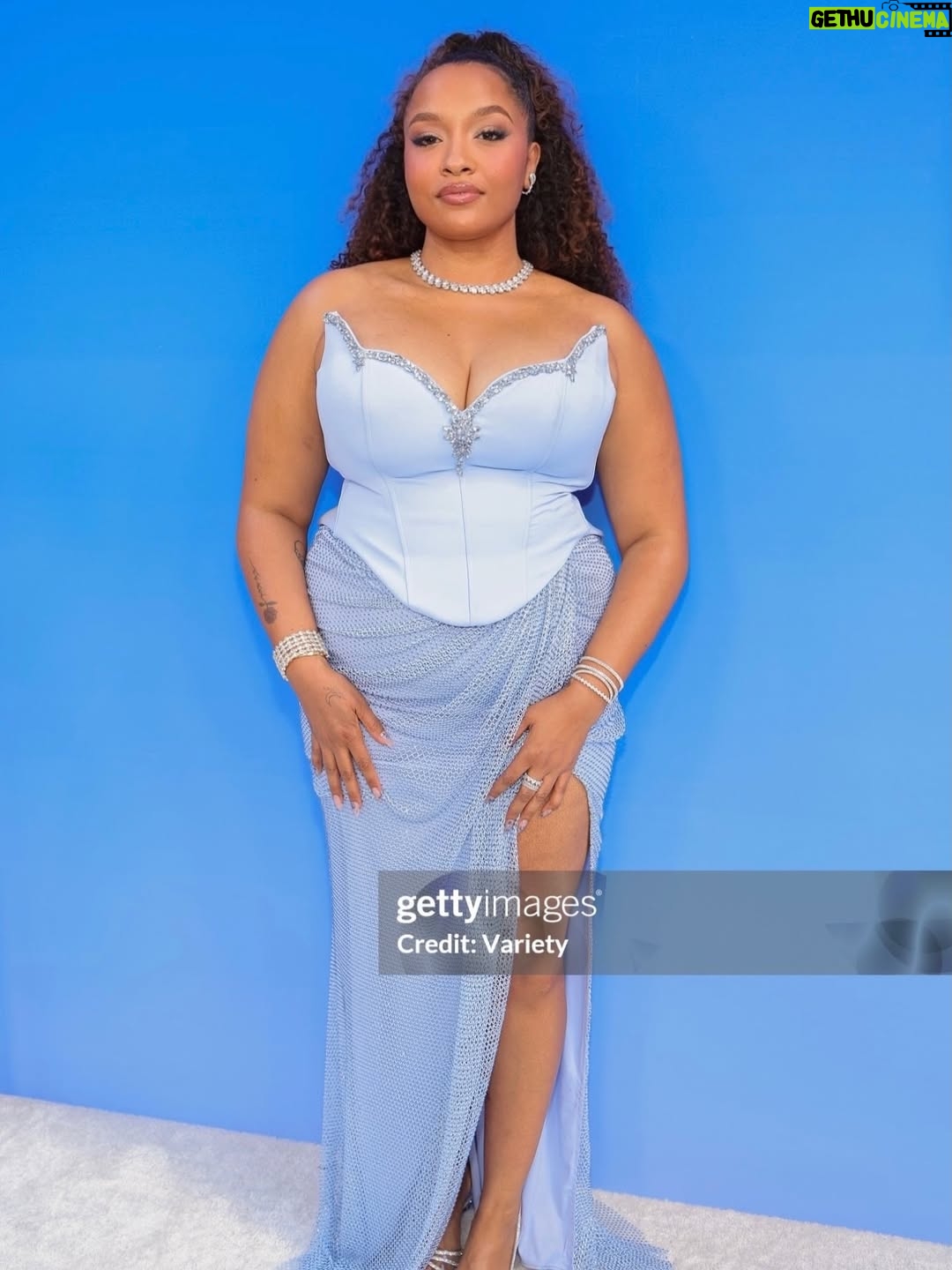 Alex Isley - 540 Likes - Thank youuu for having me @essence 💎🌙
•
West-siiiYEEEE!!!!! out now 🎵
#essenceblackwomeninhollywood