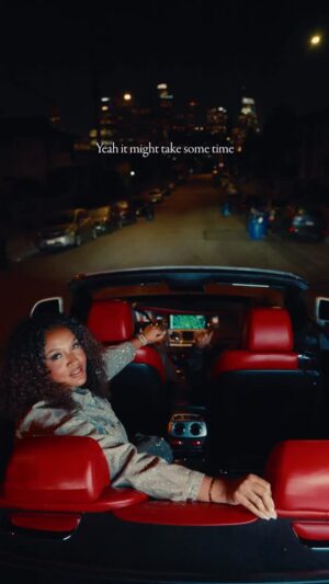 Alex Isley Instagram - Get in!!!! we goin to the Westside ⬅️ (*insert droptop emoji*)
Riding w my beebees💕 @mikaelabeando @alyciadelsol
•
When The City Sleeps out on 3/20 doeeee 💅🏾🌙✨💙
