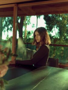 Actress Alexandra Daddario HD Photos and Wallpapers December 2025