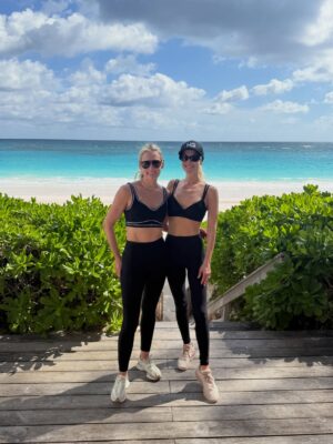 Ali Larter Instagram - On the eve of my big birthday, loved ones gathered for an unforgettable weekend in my happy place. A huge thank you to my incredible friends and husband for planning this and making me feel so special. I was overwhelmed by the joy, laughter, shared love, and beautiful connections. One for the memory books. Heart is overflowing. ✨🇧🇸✨
