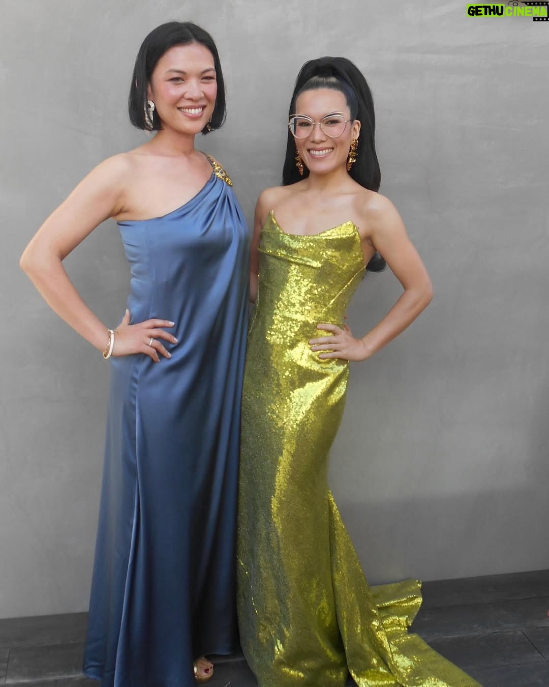 Ali Wong - 34K Likes - 🙏 @grammys for the nomination 💚

Makeup @anthonyhnguyenmakeup 
Hair @claytonhawkins 
Styling @taraswennen 
Lewk @viviennewestwood @brandonblackwoodnyc @nicoleromanonyc @hanut101
