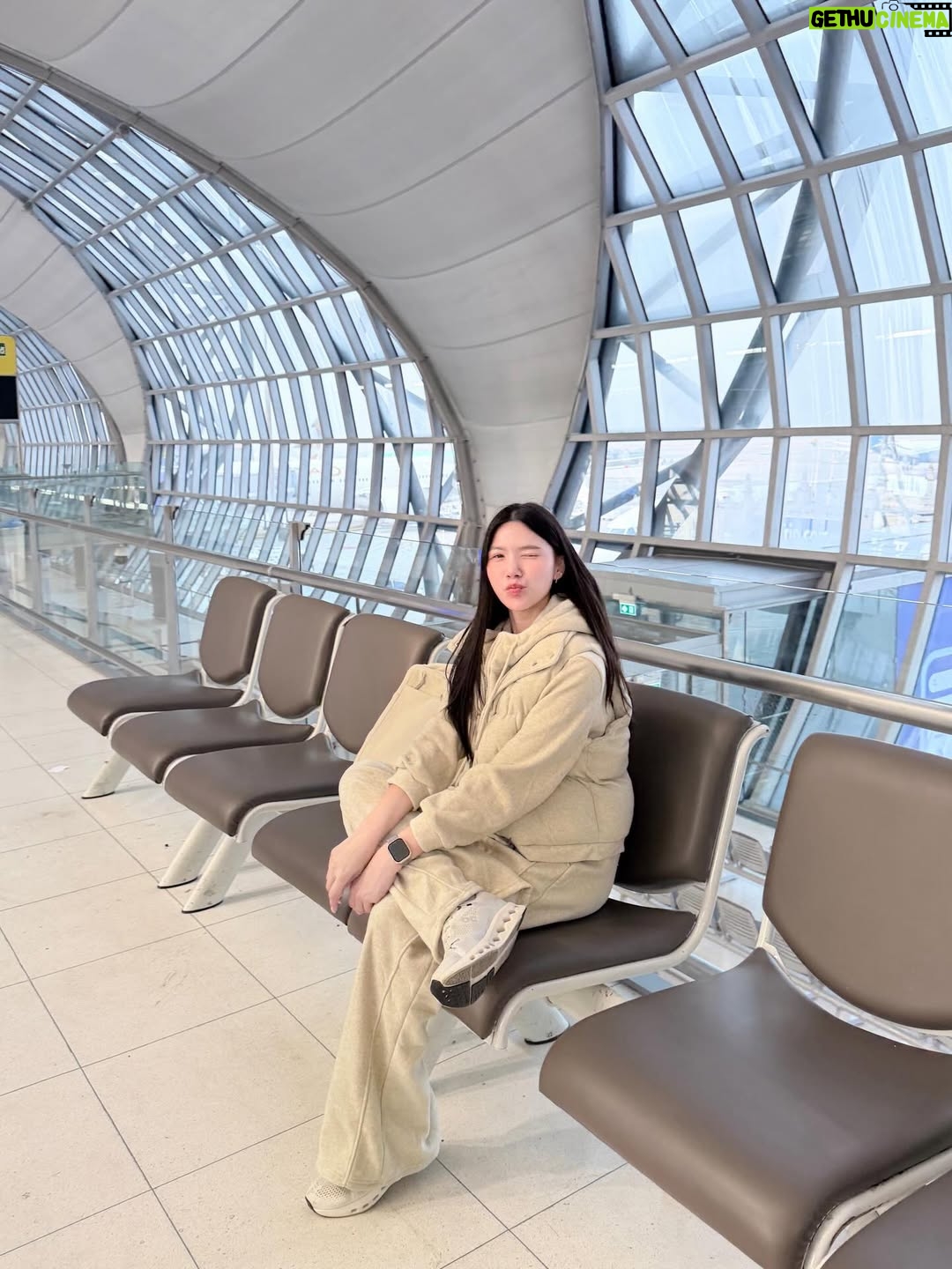 Alice Arisara Taveemunputtakarn - 1.6K Likes - Barcelona us calling… 🇪🇸✈️