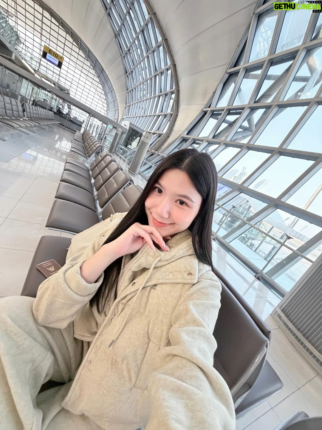 Alice Arisara Taveemunputtakarn - 1.6K Likes - Barcelona us calling… 🇪🇸✈️