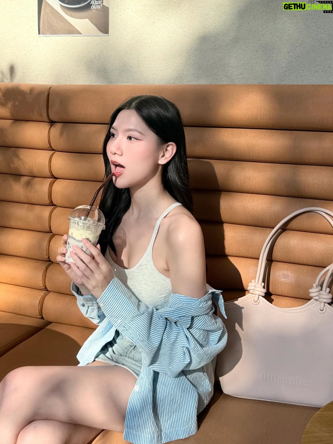 Alice Arisara Taveemunputtakarn - 1.6K Likes - 🦋🌼