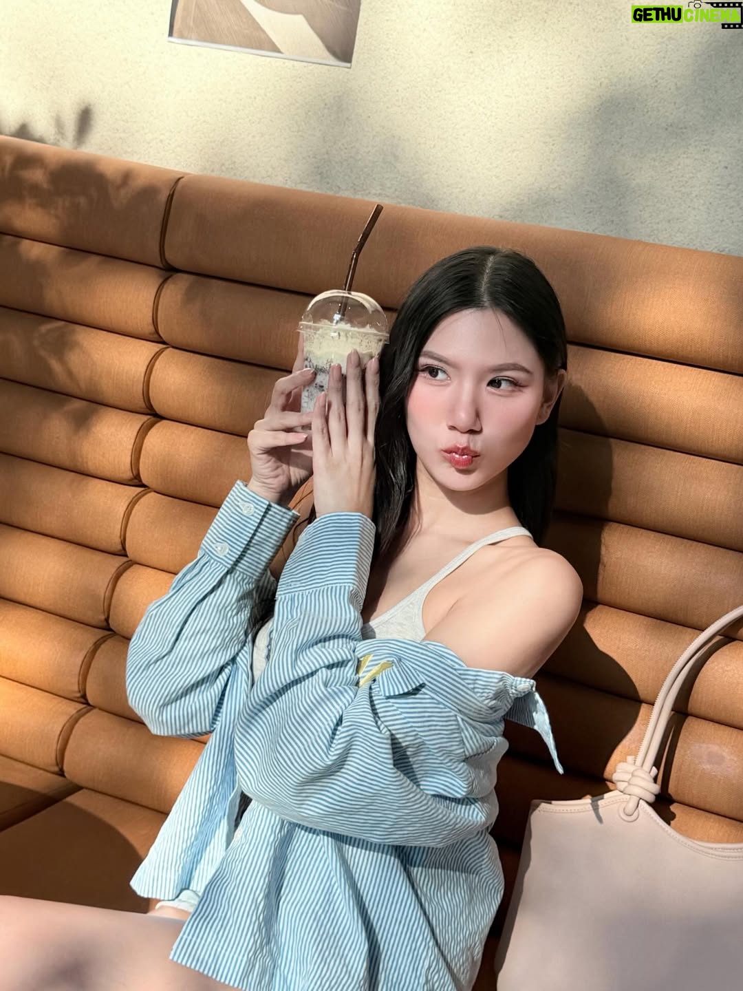 Alice Arisara Taveemunputtakarn - 1.6K Likes - 🦋🌼