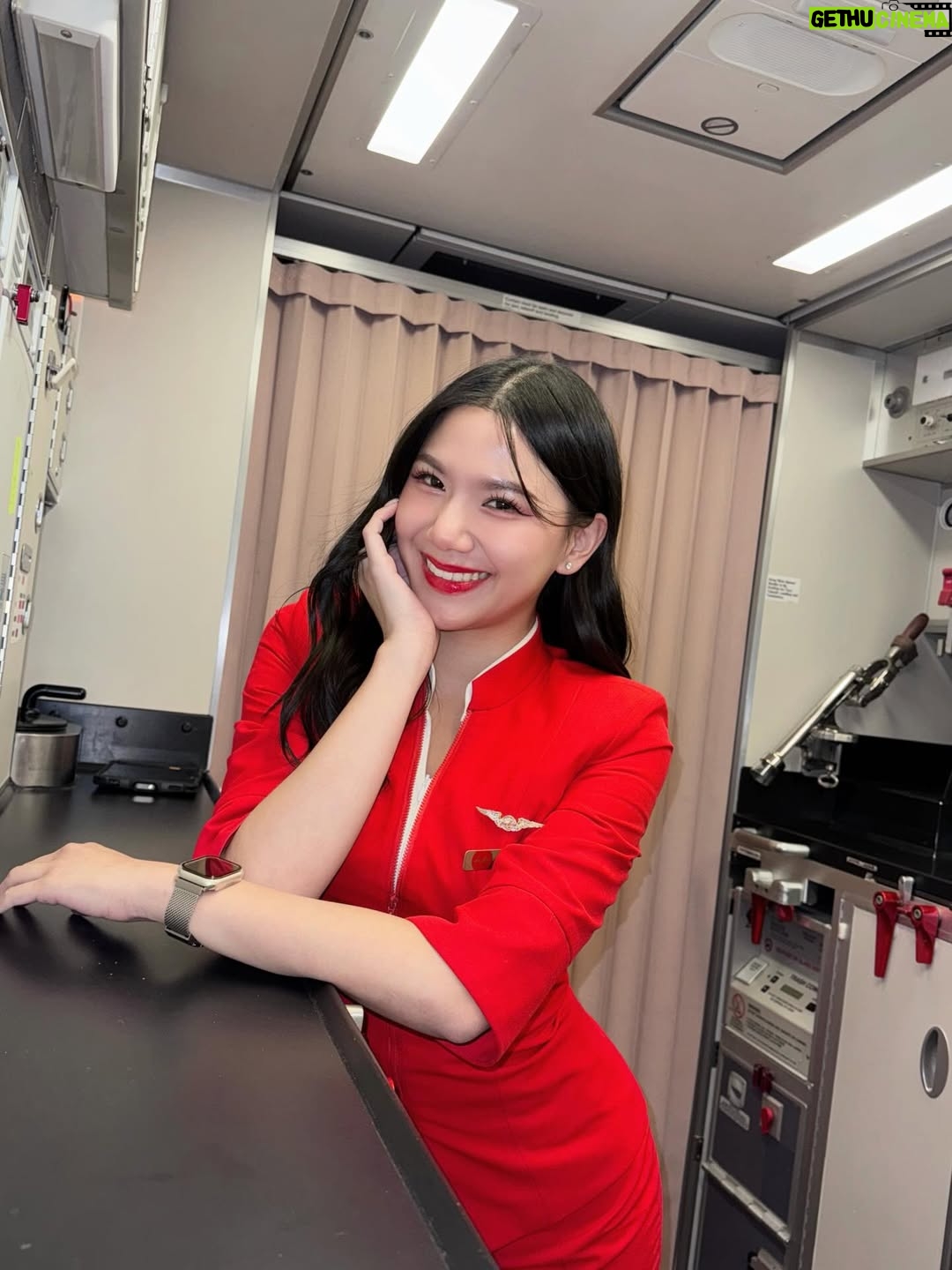 Alice Arisara Taveemunputtakarn - 3.1K Likes - ใส่ชุดแดงแล้วได้อั่งเปามั้ย😛🧧