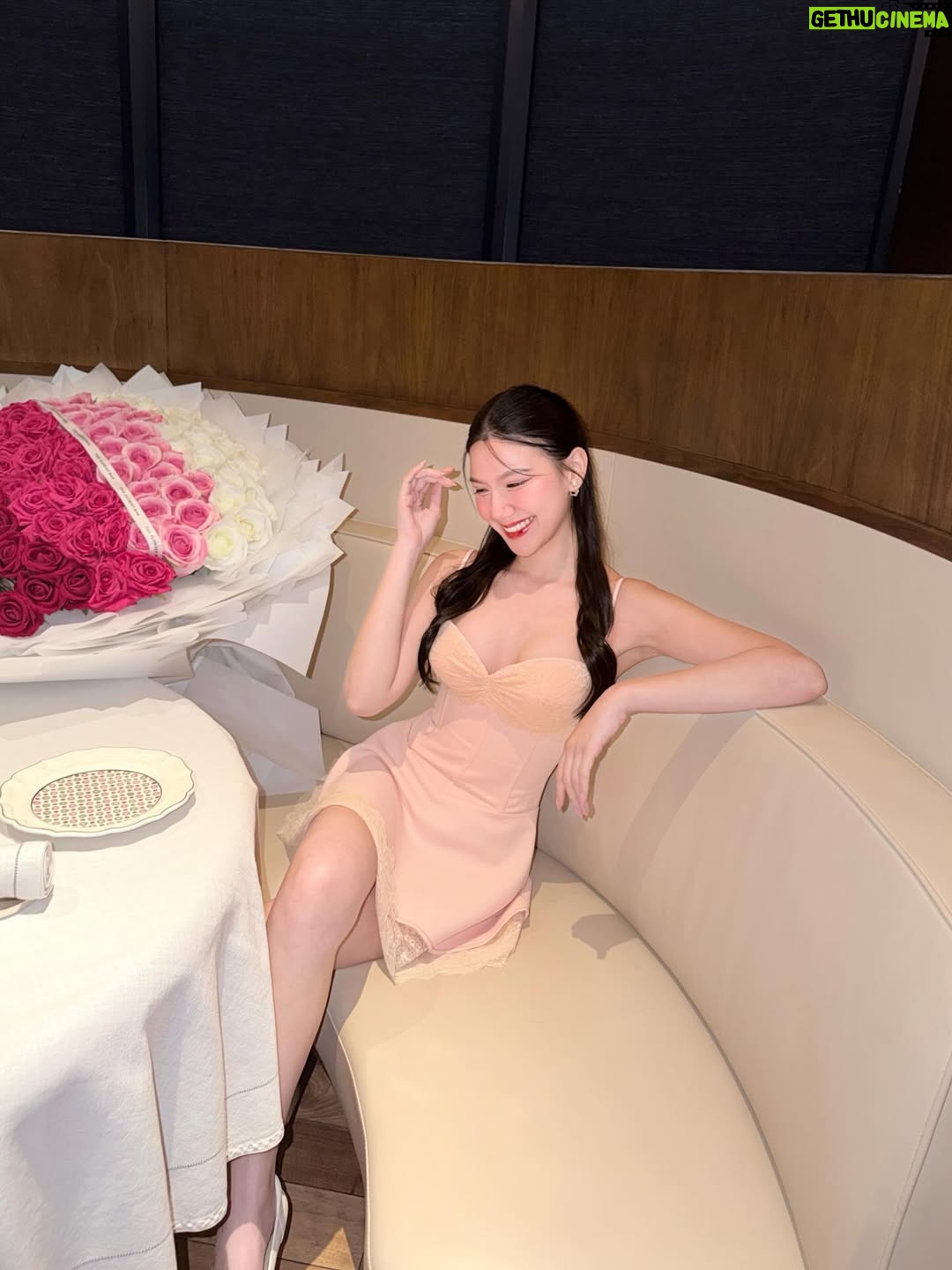 Alice Arisara Taveemunputtakarn - 1.8K Likes - my favourite🌹🤍