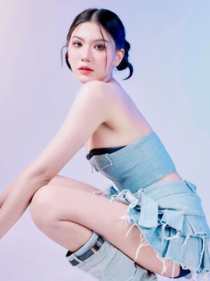 Alice Arisara Taveemunputtakarn Instagram - 👾🎧🦋🩶