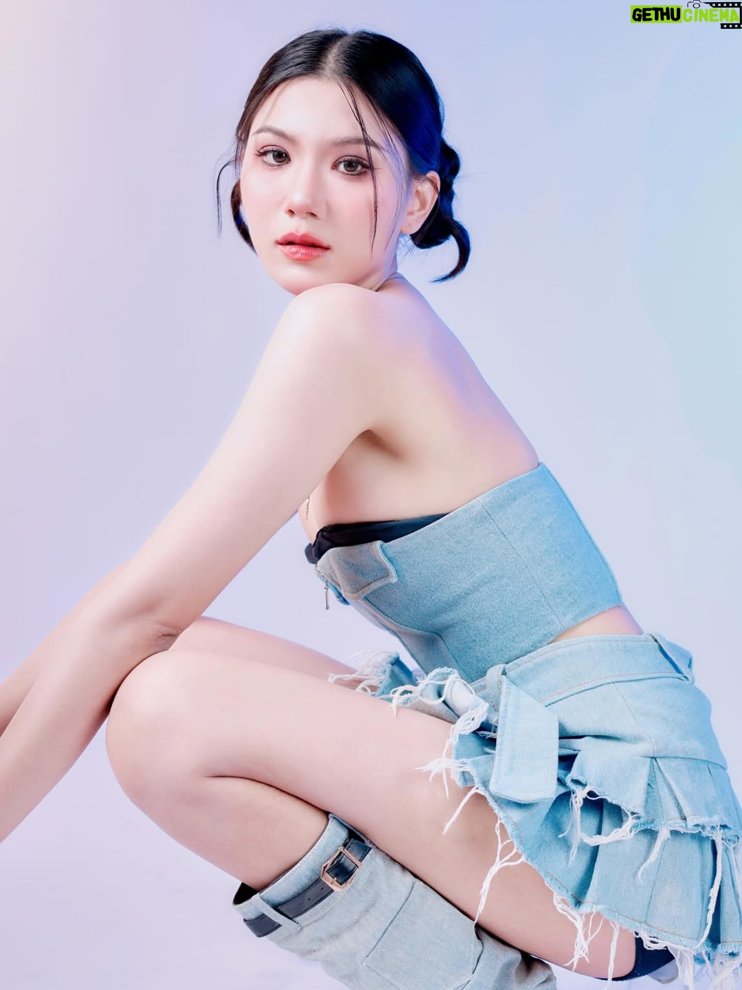 Alice Arisara Taveemunputtakarn - 1.6K Likes - 👾🎧🦋🩶