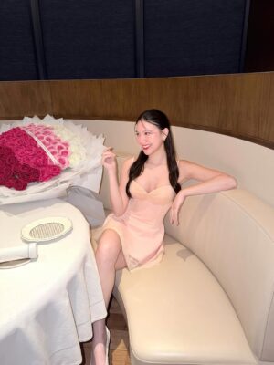 Alice Arisara Taveemunputtakarn Instagram - my favourite🌹🤍