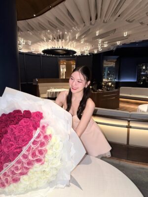 Alice Arisara Taveemunputtakarn Instagram - my favourite🌹🤍