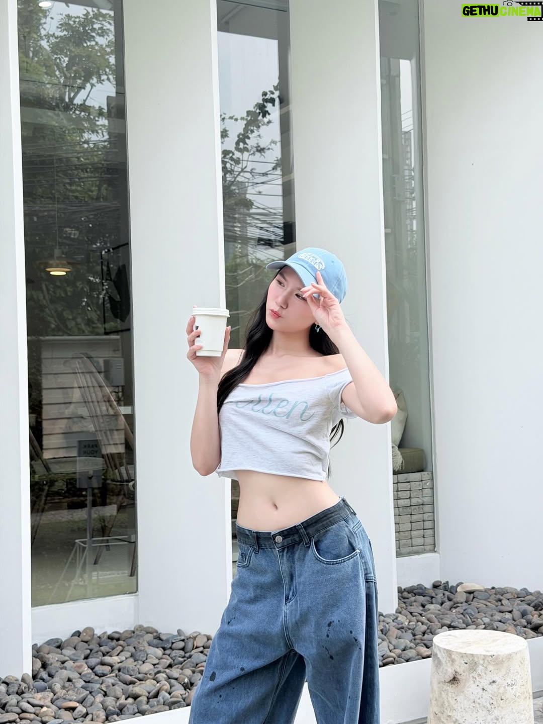 Alice Arisara Taveemunputtakarn - 2.2K Likes - 🦋