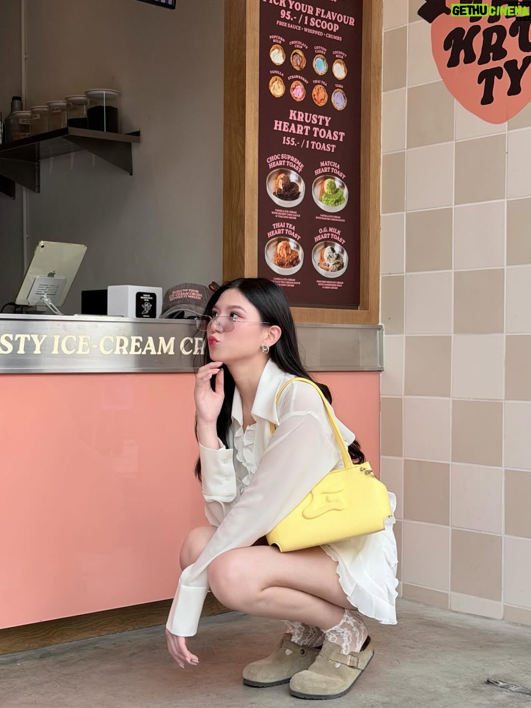 Alice Arisara Taveemunputtakarn - 1.6K Likes - แว่นมานี่มา