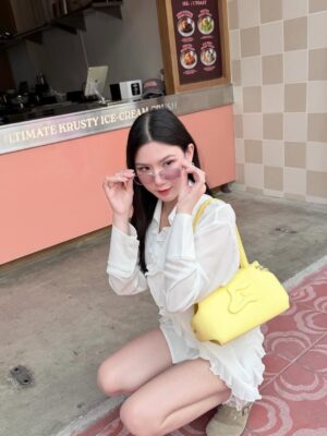 Alice Arisara Taveemunputtakarn Instagram - แว่นมานี่มา