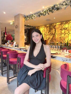 Alice Arisara Taveemunputtakarn Instagram - ข้าวอร่อยดีนะ แต่พี่อร่อยกว่า😋🍽️