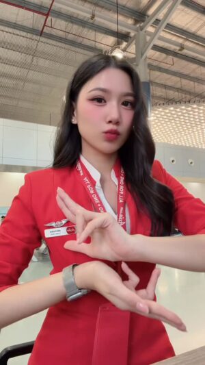 Alice Arisara Taveemunputtakarn Instagram - เป็นอาหมวยให้เทอได้ยัง🧧🤏🏻