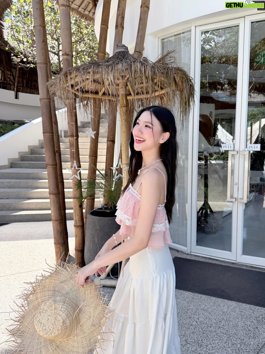 Alice Arisara Taveemunputtakarn - 1.5K Likes - 🌺👙🌴👒