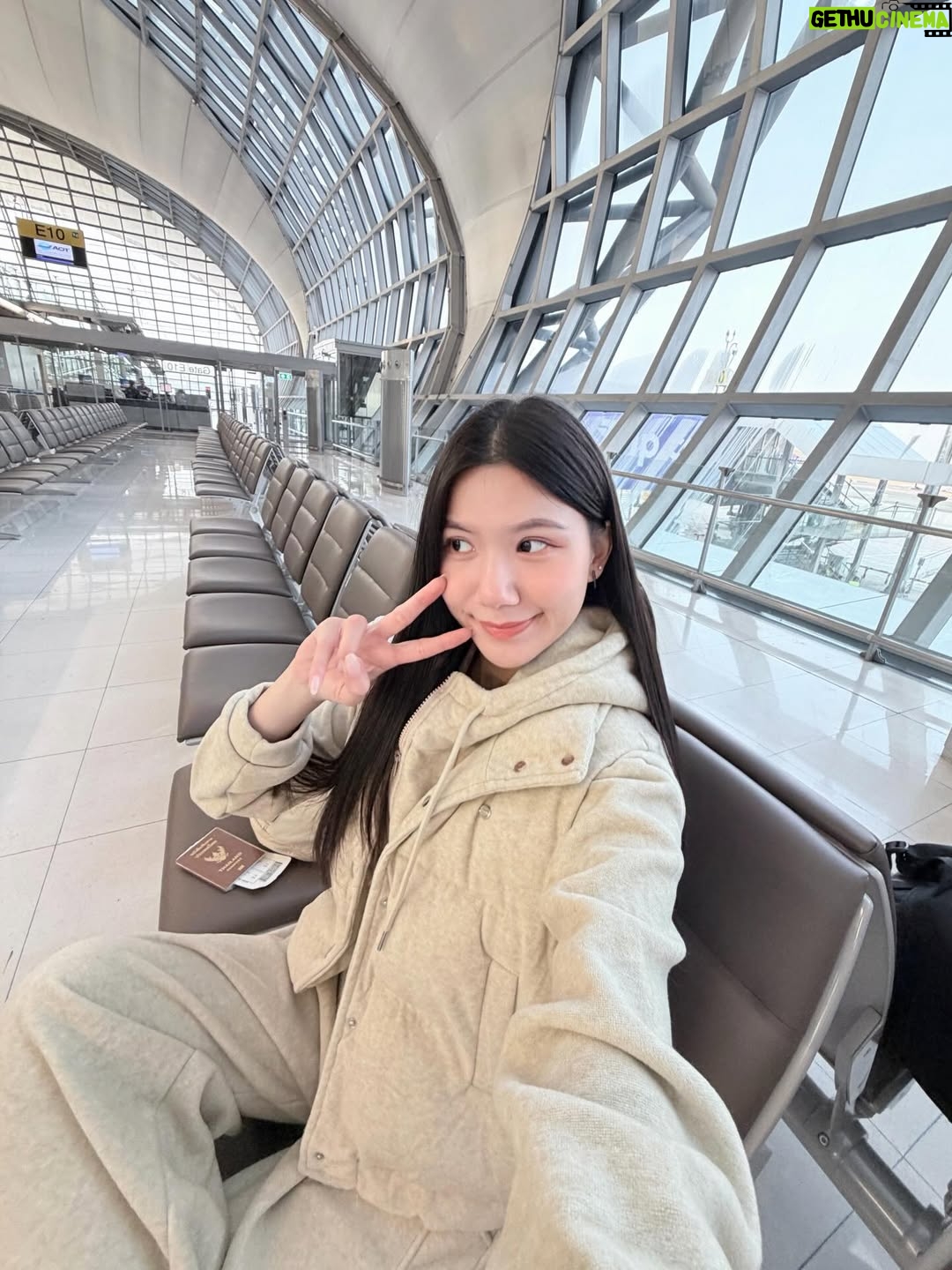 Alice Arisara Taveemunputtakarn - 1.6K Likes - Barcelona us calling… 🇪🇸✈️