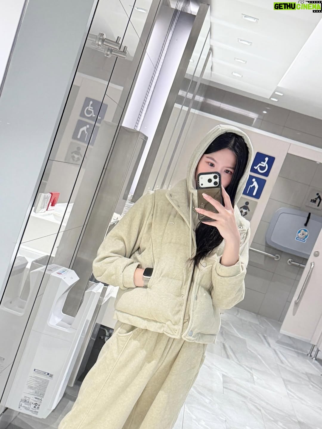 Alice Arisara Taveemunputtakarn - 1.6K Likes - Barcelona us calling… 🇪🇸✈️