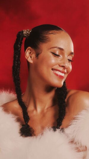 Alicia Keys Instagram - Just in time for Christmas, I unlocked two more bonus performances from the Apple Music Holiday Masquerade Ball - “Fallin’” and “If I Ain’t Got You” - now
on YouTube for the first time.
I hope they bring love, light, and a little magic into your week🎄