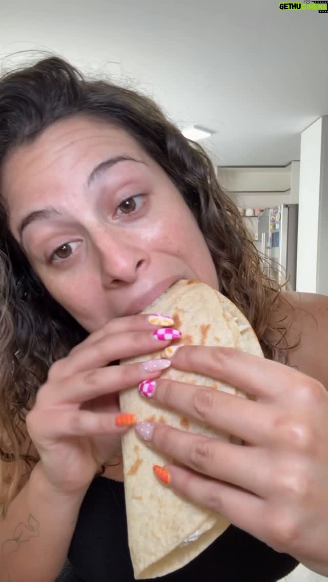 Alicia Mercado - 274 Likes - Acompáñame a comer delicioso 😋

Que nunca a me falte este pollito de @avinka_pe 💚