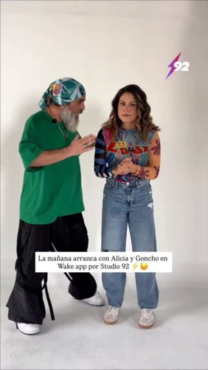 Alicia Mercado Instagram - Esto @aliciaamercado no se lo esperaba 😂🦧

La mañana arranca con Alicia y @yosoygoncho en Wake app por Studio 92.⚡️

Despierta, ríe y arranca el día con buena vibra. ☀️🎧