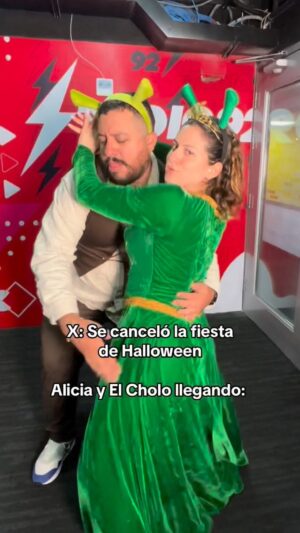 Alicia Mercado Instagram - Nuestros Shrek y Fiona de Temu ya estaban listos y con toda la actitud.🫠
@elcholomenavb @Alicia Mercado 
#haloween #shrek #haloweenmakeup