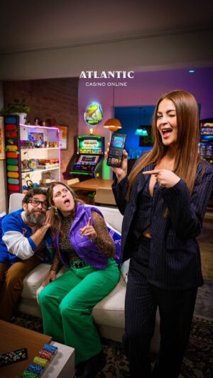 Alicia Mercado Instagram - 𝗖𝗔𝗦𝗜𝗡𝗘́𝗙𝗜𝗟𝗢𝗢𝗢𝗢𝗢𝗦 🎶💎🎰

Un nuevo par de pavos y una nueva serie que te enseña a ganar todas las semanas.

Si sabes del arte que hay detrás de reventar un hermoso jackpot🤑, este video es para ti 🤩 ¡Y LO SABEEEEES! Dale play y prepárate, porque en octubre 𝗿𝗲𝗽𝗮𝗿𝘁𝗶𝗺𝗼𝘀 𝗺𝗮́𝘀 𝗱𝗲 𝗦/𝟭 𝗠𝗜𝗟𝗟𝗢́𝗡 𝗲𝗻 𝘀𝗼𝗿𝘁𝗲𝗼𝘀 𝘀𝗲𝗺𝗮𝗻𝗮𝗹𝗲𝘀. 💰

Entra al link de nuestra bio, acumula puntos y gana. 🤑📲