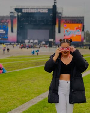 Alicia Mercado Instagram - Minutos antes que comience a llover para siempre 🩷

La última foto es mi verdadero yo 😜