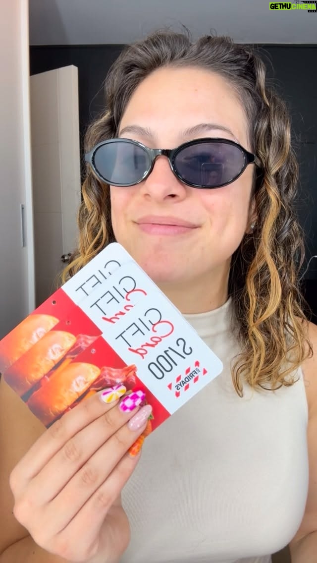 Alicia Mercado - 572 Likes - ¿Todavía sin regalo navideño? 👀

Sé uno de los 5 ganadores de S/200 en vales de consumo para disfrutar de @fridaysperu en estas fiestas, para participar sigue estos pasos:
👉 Seguir a @fridaysperu
👉 Etiqueta a 2 personas con las que disfrutarías en Fridays
👉 Compártelo en stories

El mejor regalo siempre será una rica comida y si es en @fridaysperu mejor 😋

Los ganadores se anunciarán el lunes 29 a las 10:00 am 😍