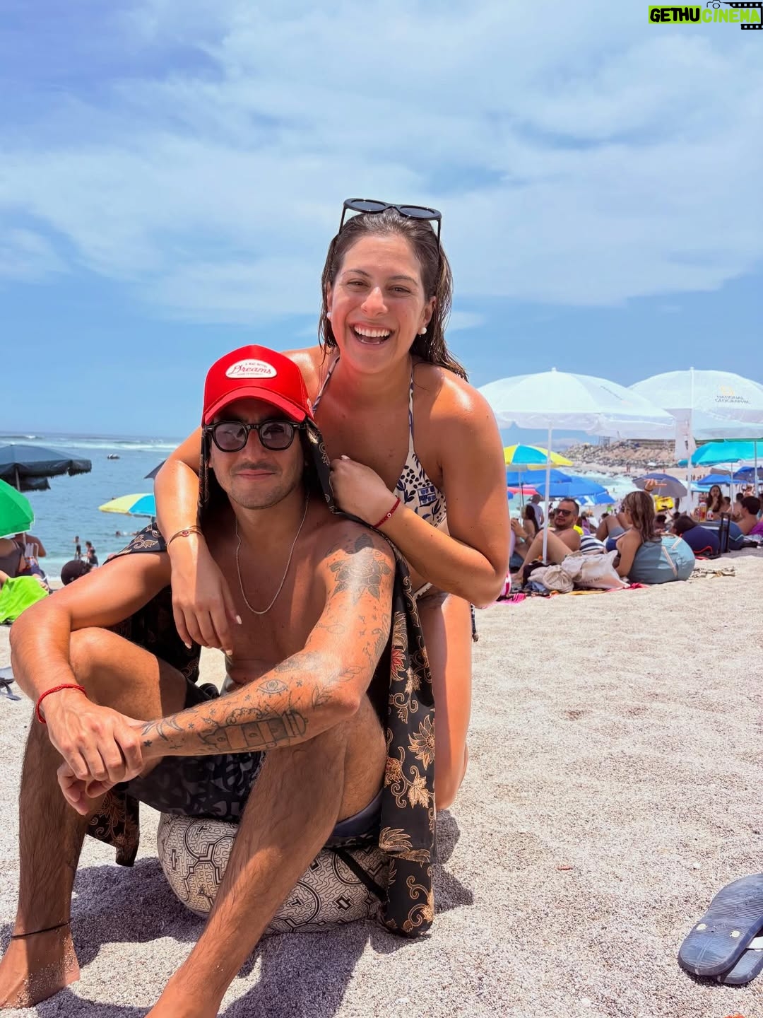 Alicia Mercado - 471 Likes - Mateo va a la playa un día y es el más bronceado del Perú 😒
Yo me interno en la playa y… 👻
Igual lo ami ✨