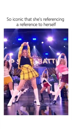 Alicia Silverstone Instagram - 😂💛
Heart pounding.
Zero chill.
One shot only.
Probably missed a beat… or two. 😅
10/10 would risk it again.
#Repost from @hoenest
#Clueless #lipsyncbattle