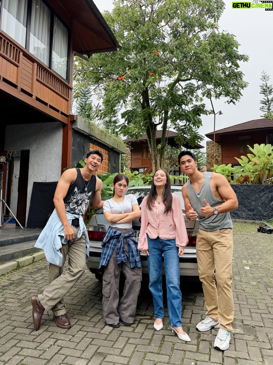 Alifa Lubis - 375.8K Likes - coba kasih sebutan yang pas buat kita berempat🙏
‘Beri Cinta Waktu’ setiap hari jam 8 malam di @sctv!
