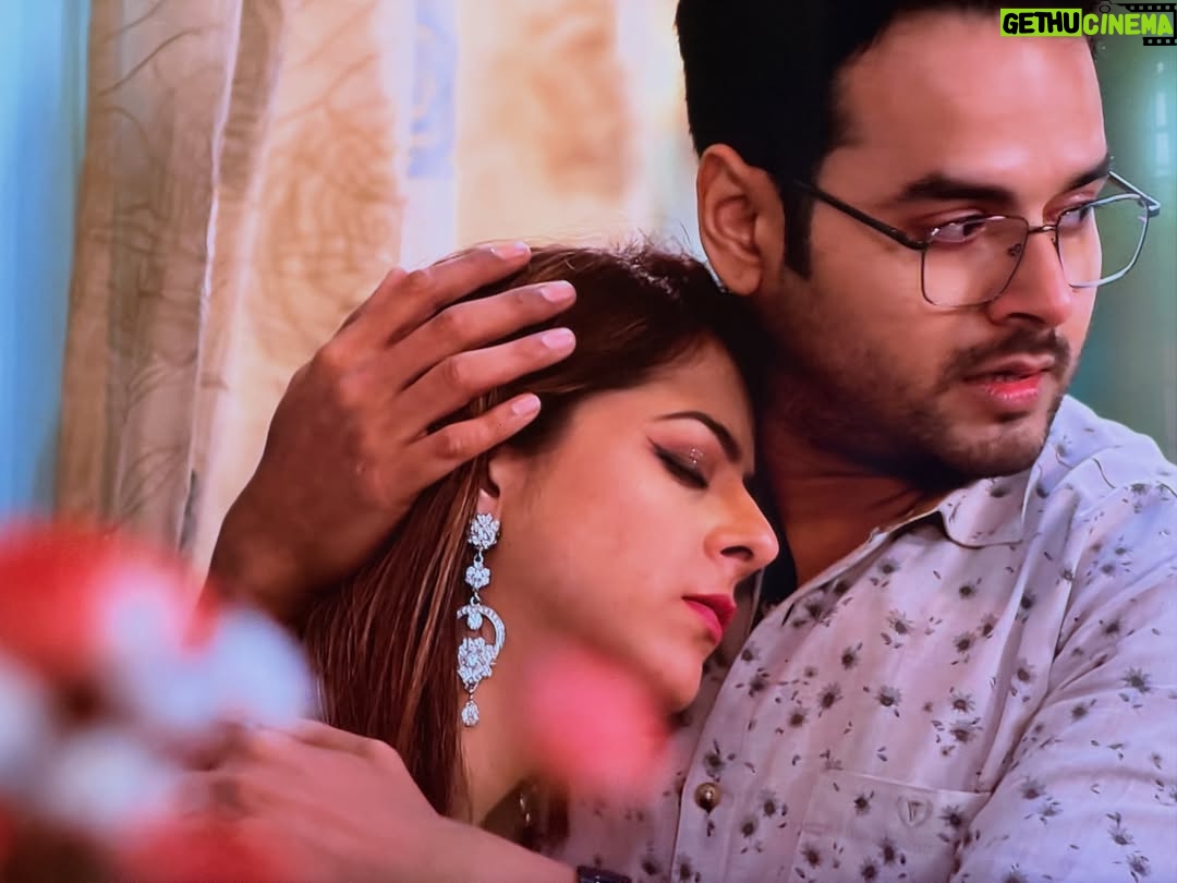 Alivia Sarkar - 5.6K Likes - Ladies, don't let your “Mainak” bring you down, 
you deserve a Dipto's care and safety…!! 😬

Milon Hobe Koto Dine
@starjalsha