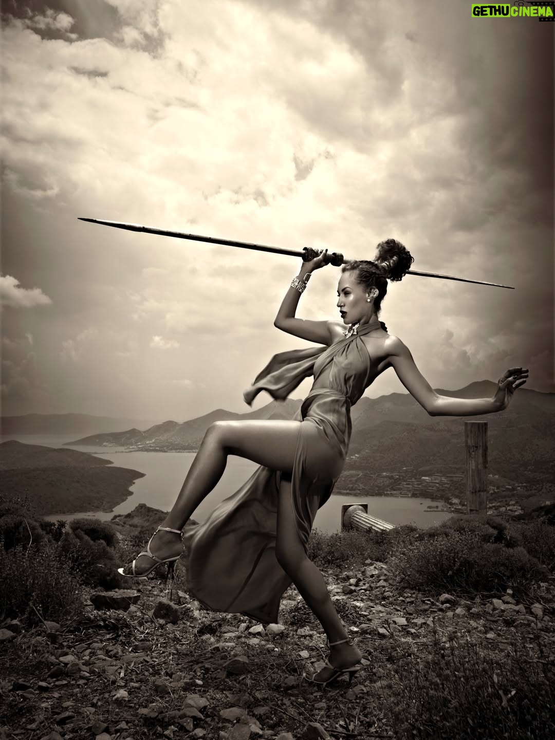 Allison Harvard - 34.8K Likes - ALL STARS!✨ 

Cycle 17 took us to the island of Crete in Greece. Another gorgeous abroad location and this shoot was meant to depict ancient Olympic sports…⚡️

Just a couple of days before Reality Check: Inside America’s Next Top Model premiere’s on Netflix February 16th. ⚡️💣💥