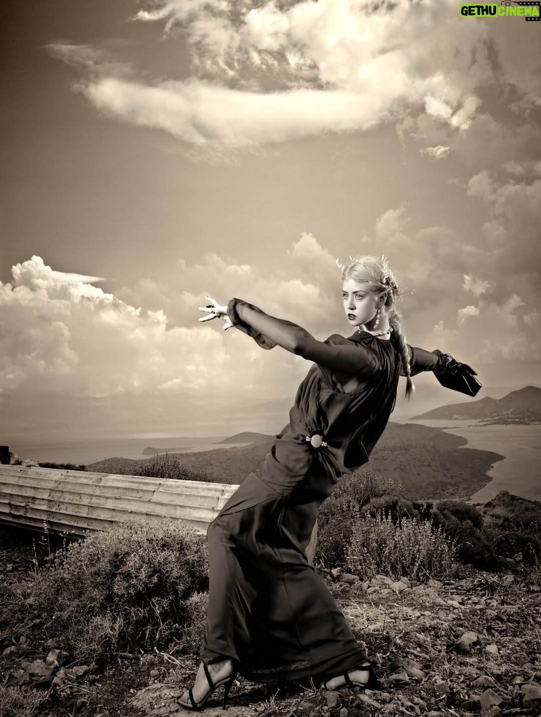 Allison Harvard - 34.8K Likes - ALL STARS!✨ 

Cycle 17 took us to the island of Crete in Greece. Another gorgeous abroad location and this shoot was meant to depict ancient Olympic sports…⚡️

Just a couple of days before Reality Check: Inside America’s Next Top Model premiere’s on Netflix February 16th. ⚡️💣💥