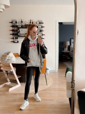Alyssa Campanella Instagram - *february recap*
#februaryrecap #hongkonglife #hongkongliving #furmama #motheranddaughtertime