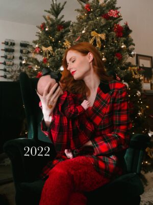 Alyssa Campanella Instagram - Christmas over the years 🎄 So strange to think there was a time before little bean! I’m so grateful for my little family, and especially for the beau who snapped all these cherished moments 🤍
#christmasportraits #christmas2025 #christmasathome #motheranddaughter