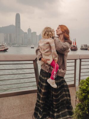 Alyssa Campanella Instagram - All of these were snapped seconds before I lost her wand in the harbour 🙃 New family Christmas tradition? Fondue lunch at Chesa at @peninsulahongkong 🧀
#victoriaharbour #hongkongchristmas #hkchristmas #christmasportraits